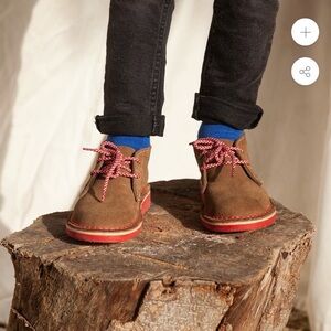 Stylish Kids' Brown Boots with Red Accents